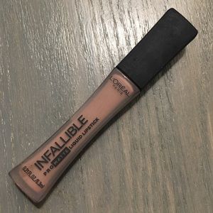 L’ORÉAL Infallible ProMatte Angora Liquid Lipstick